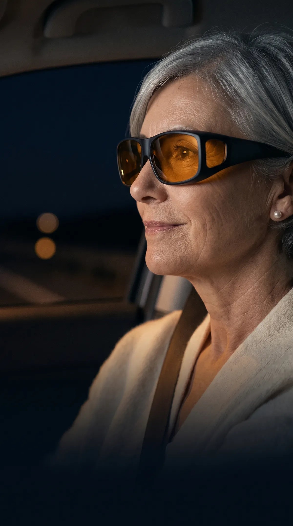 Conductora de noche con las gafas Seredora Noche de lente ámbar